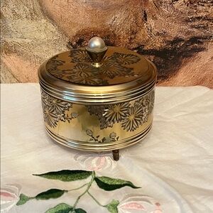 Vintage Music Box Powder Puff Loose Powder Vanity